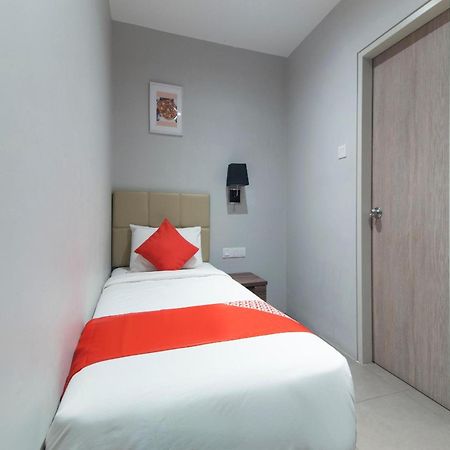 Yootel Boutique Hotel Каджанг Экстерьер фото