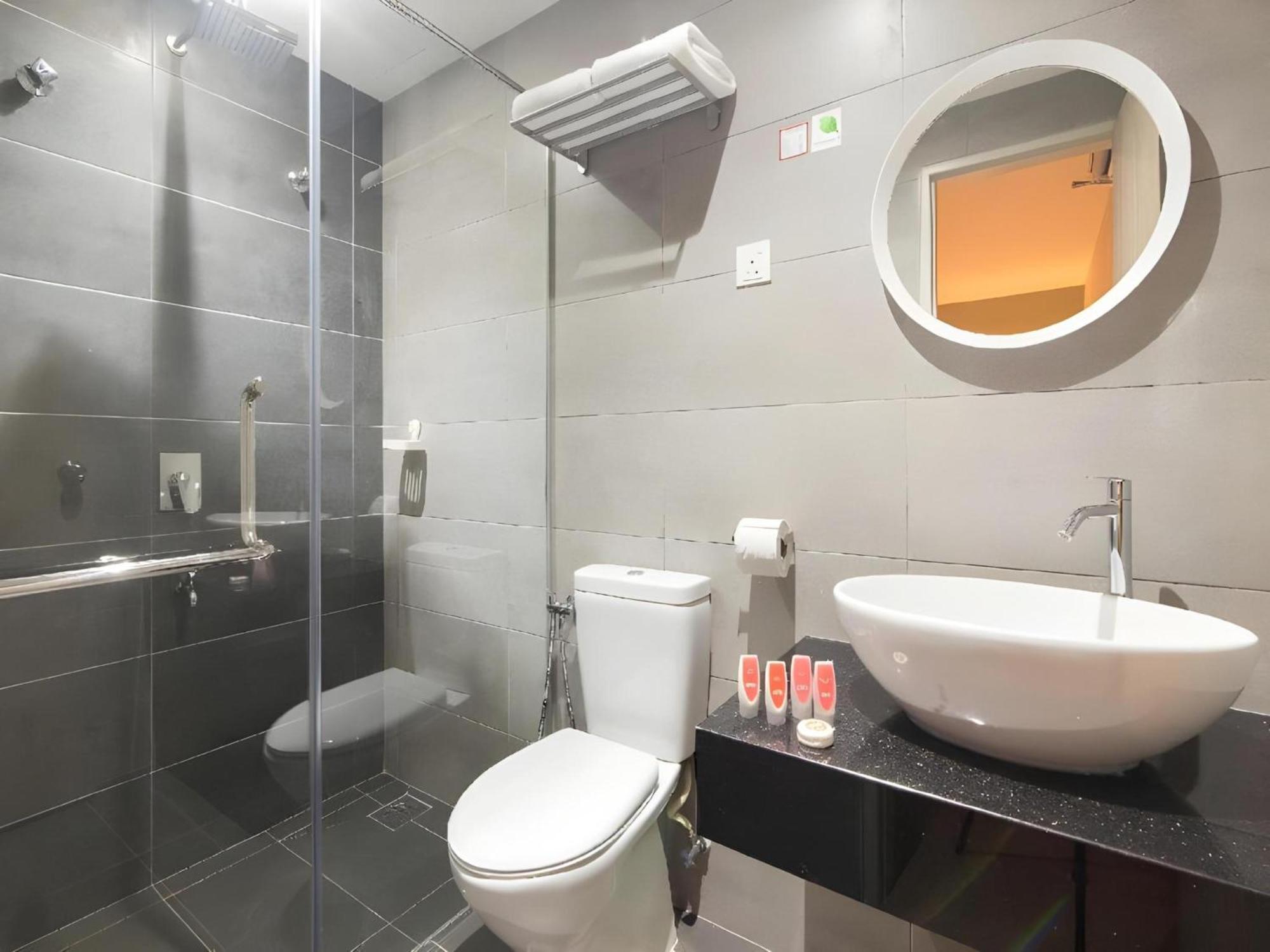 Yootel Boutique Hotel Каджанг Экстерьер фото
